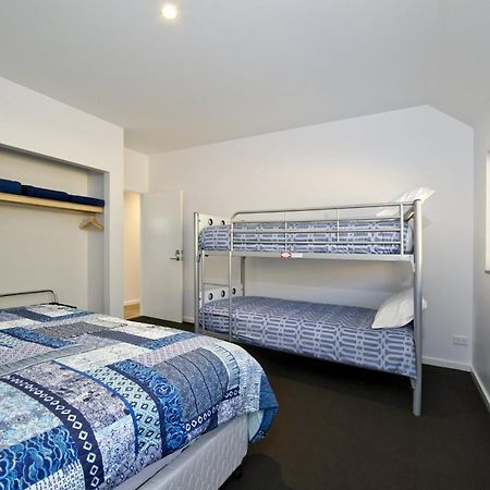 Margaret River Bungalow-1-Street - Pet Friendly エクステリア 写真
