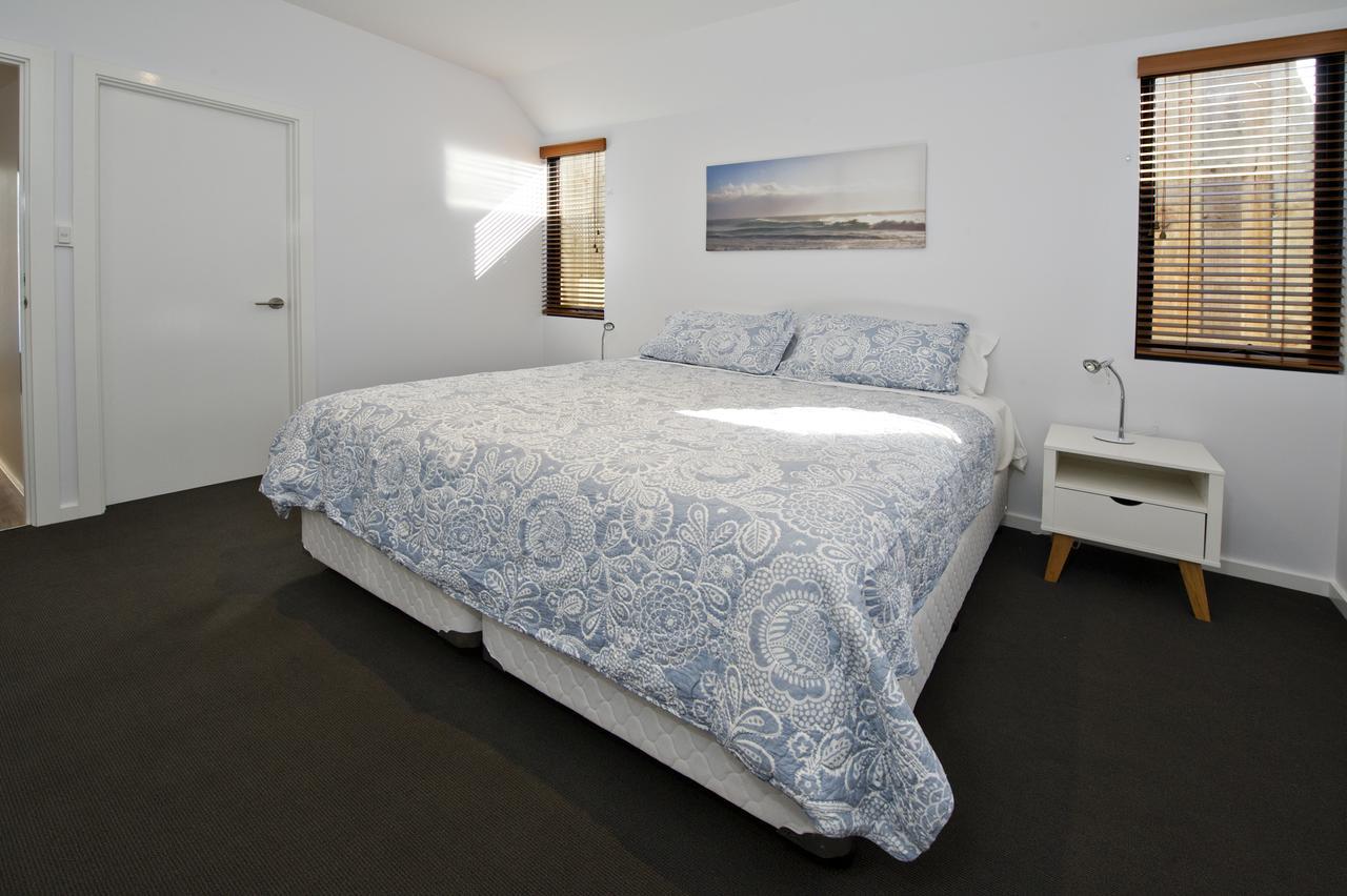 Margaret River Bungalow-1-Street - Pet Friendly エクステリア 写真